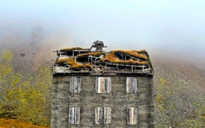 Where to sleep in Iceland on a budget: guesthouses, hostels, camping, and the rules